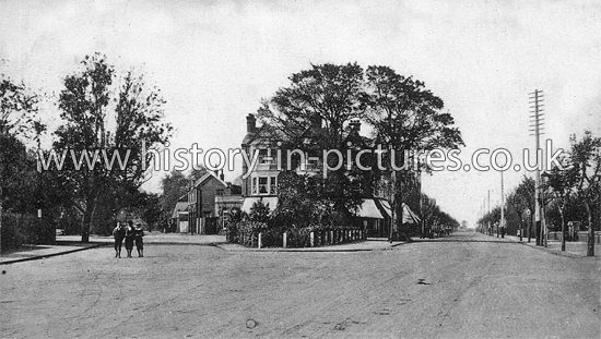 Old Road and Connaught Avenue, Frinton on Sea, Essex. c.1907